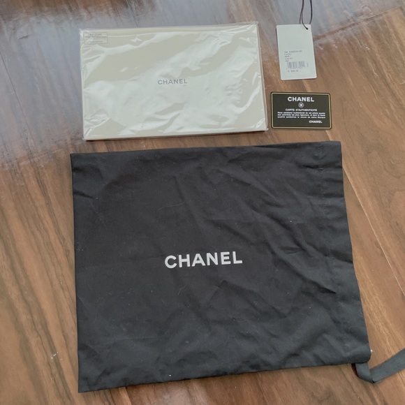 Chanel mini square classic flap in red lambskin - Picture 2 of 9